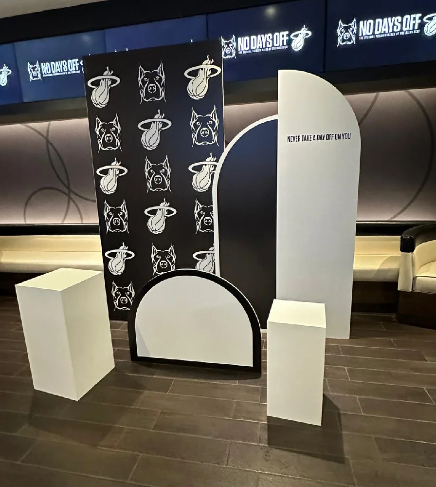 rollup img 2 - Graphic Arts 305